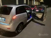 Usata Lancia Ypsilon 75 CV (55 kW) 2011 Grigio Utilitaria