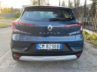 Usata Renault Captur Techno 101 CV (74 kW) 2022 Grigio SUV