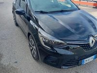 Używany Renault Clio V 100 KM (73 kW) 2023 Czarny Hatchback
