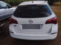 Usata Opel Astra 115 CV (84 kW) 2012 Bianco Station wagon