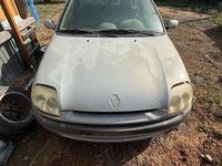 Usata Renault Clio 58 CV (42 kW) 2003 Grigio Utilitaria