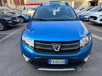 Usata Dacia Sandero Stepway 90 CV (66 kW) 2015 Blu Berlina