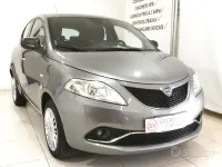Usata Lancia Ypsilon Silver 69 CV (50 kW) 2016 Grigio Utilitaria