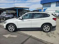 Käytetty BMW X1 Advantage 125 HP (91 kW) 2022 Valkoinen Katumaasturi