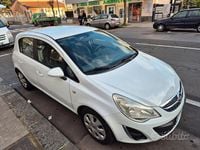 Usata Opel Corsa Edition 86 CV (63 kW) 2012 Bianco Utilitaria