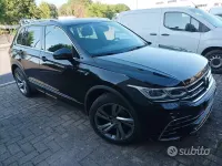 Usata VW Tiguan R-line 150 CV (110 kW) 2021 Nero SUV