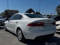 Usata Jaguar XE Prestige 180 CV (132 kW) 2016 Bianco Berlina