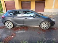 Usata Opel Astra 110 CV (80 kW) 2012 Grigio Berlina