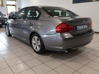 Usata BMW 318 143 CV (105 kW) 2010 Grigio scuro Berlina