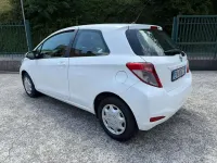 Usata Toyota Yaris Active 69 CV (50 kW) 2012 Bianco Utilitaria