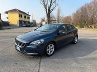 Usata Volvo V40 Momentum 115 CV (84 kW) 2014 Blu Berlina
