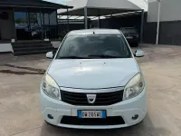 Usata Dacia Sandero Lauréate 72 CV (52 kW) 2009 Bianco Berlina