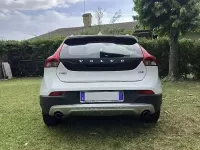 Usata Volvo V40 150 CV (110 kW) 2013 Bianco Berlina
