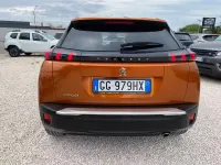 Usata Peugeot 2008 Allure 110 CV (80 kW) 2021 Arancione SUV