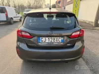 Usata Ford Fiesta 125 CV (91 kW) 2022 Grigio Utilitaria