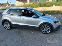 Usata VW Polo Cross 90 CV (66 kW) 2016 Grigio Utilitaria