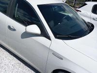 Usata Alfa Romeo Giulietta Distinctive 109 CV (80 kW) 2015 Bianco Utilitaria