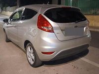 Usata Ford Fiesta 68 CV (50 kW) 2010 Grigio Utilitaria