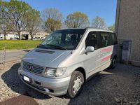 Usata Mercedes V220 122 CV (89 kW) 2002 Argento Monovolume
