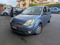Begagnad Ford Fiesta Ghia 75 HK (55 kW) 2003 Blå Halvkombi