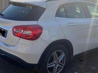 Usata Mercedes GLA200 136 CV (100 kW) 2017 Bianco SUV