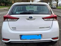 Usata Toyota Auris Hybrid Active 99 CV (72 kW) 2015 Bianco Berlina