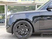 Usata Land Rover Range Rover HSE 400 CV (294 kW) 2024 Nero SUV