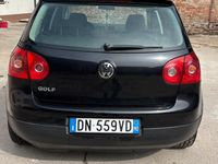 Usata VW Golf V 102 CV (75 kW) 2008 Grigio Utilitaria