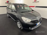 Usata Dacia Lodgy Lauréate 116 CV (85 kW) 2013 Grigio Monovolume