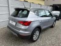 Usado Seat Arona Xperience 110 CV (80 kW) 2021 Gris SUV