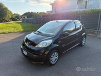 Usata Peugeot 107 68 CV (50 kW) 2006 Nero Utilitaria