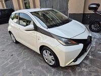 Usata Toyota Aygo Cool 69 CV (50 kW) 2015 Bianco Utilitaria