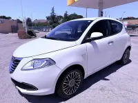 Usata Lancia Ypsilon Silver 69 CV (50 kW) 2015 Bianco Utilitaria