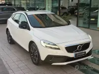 Usata Volvo V40 CC Business Edition 120 CV (88 kW) 2019 Bianco Station wagon