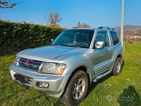 Usata Mitsubishi Pajero 160 CV (117 kW) 2001 Grigio SUV
