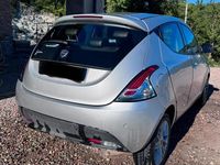 Usata Lancia Ypsilon 69 CV (50 kW) 2015 Grigio Utilitaria