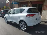 Usata Renault Scénic Zen 110 CV (80 kW) 2017 Bianco Monovolume