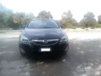 Usata Opel Astra 95 CV (69 kW) 2011 Nero Berlina