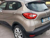 Käytetty Renault Captur 120 HP (88 kW) 2014 Harmaa Katumaasturi