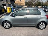 Begagnad Toyota Yaris Sol 69 HK (50 kW) 2007 Grå Halvkombi