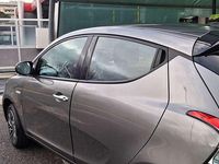 Usata Lancia Ypsilon 69 CV (50 kW) 2024 Grigio Utilitaria