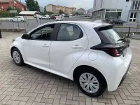 Usata Toyota Yaris Hybrid Active 116 CV (85 kW) 2025 Bianco Berlina
