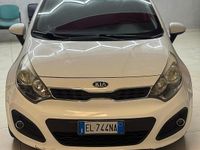 Usata Kia Rio EX 90 CV (66 kW) 2012 Bianco Berlina