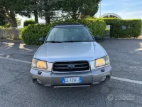 Usata Subaru Forester 125 CV (91 kW) 2003 Grigio SUV