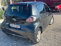 Usata Toyota Aygo Connect Style 68 CV (50 kW) 2012 Grigio Utilitaria
