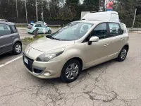 Usata Renault Scénic III 110 CV (80 kW) 2011 Grigio Monovolume