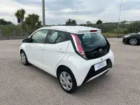 Brugt Toyota Aygo X-wave 69 HK (50 kW) 2016 Hvid Hatchback