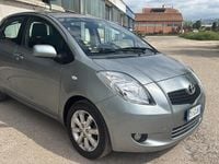 Begagnad Toyota Yaris 87 HK (63 kW) 2008 Grå Halvkombi