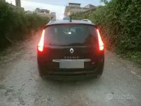 Usata Renault Scénic III 110 CV (80 kW) 2013 Nero Monovolume