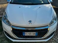 Usata Peugeot 208 Allure 75 CV (55 kW) 2016 Bianco Utilitaria